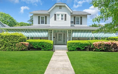125-year-old home in Spring Lake