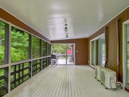 Mid-Century Modern in Colts Neck