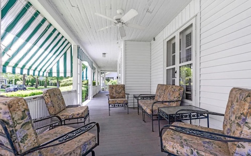 125-year-old home in Spring Lake