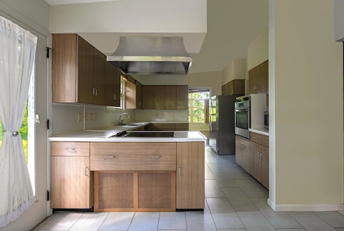 Mid-Century Modern in Colts Neck